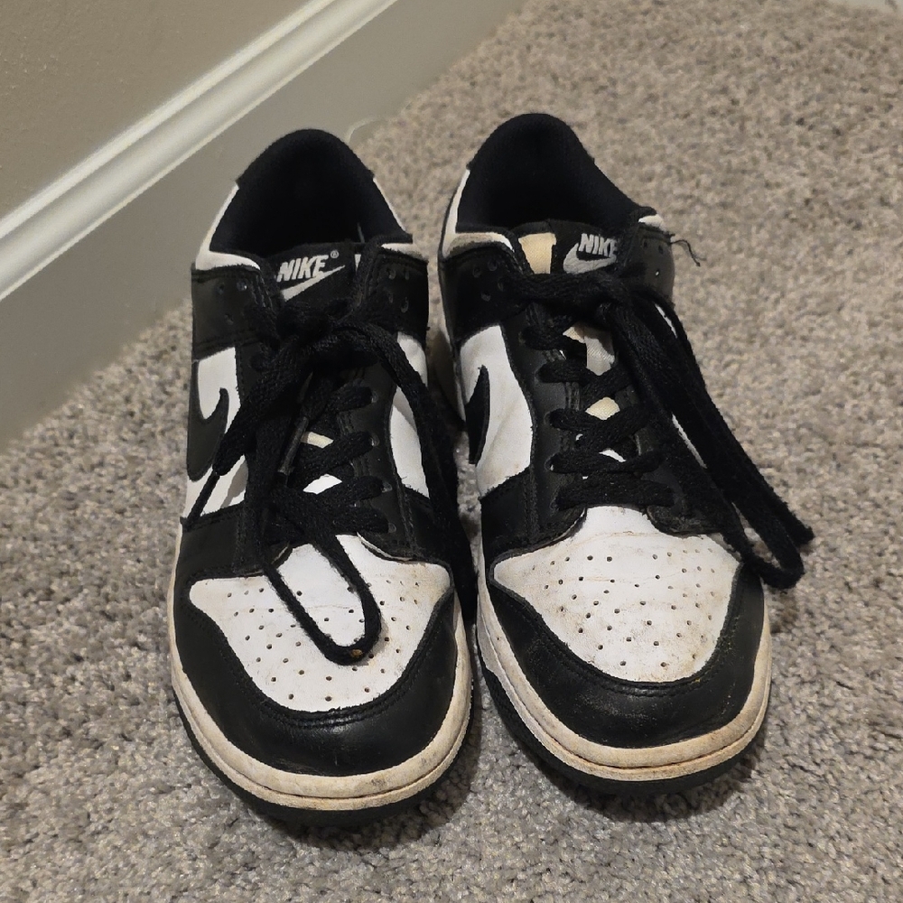 🖤🤍 Nike Dunk Low – Black & White | Big Kids’ Size 7Y | Classic & Stylish